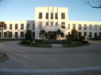旧校舎正面2