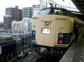 西船橋駅で運転停車