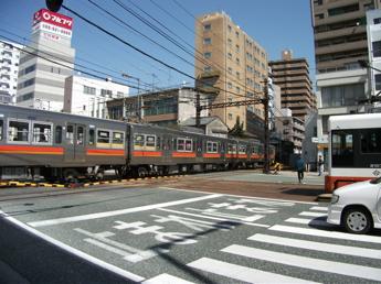 伊予鉄道大手町駅付近の平面交差
